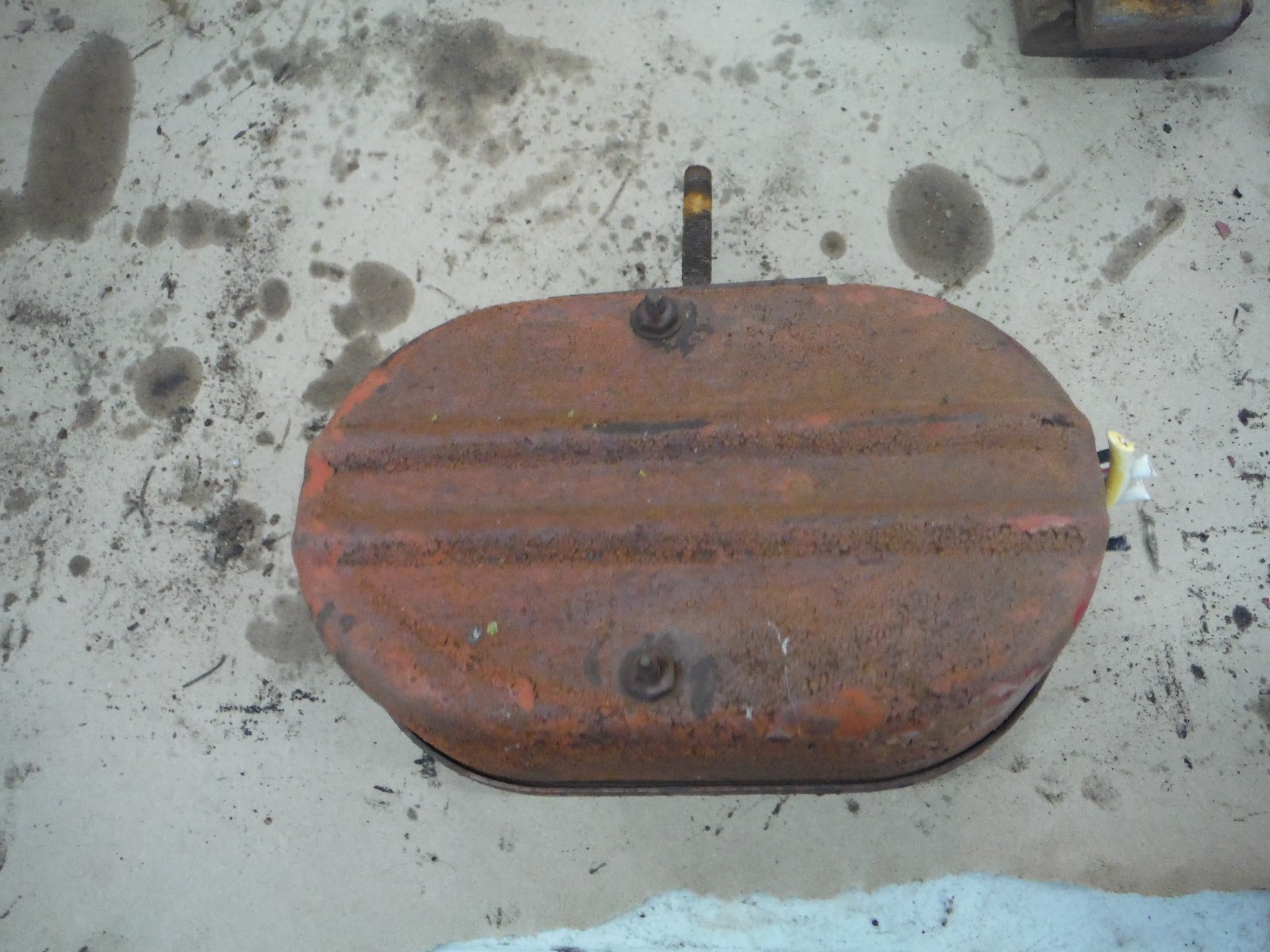 IH FARMALL      H, M  ELECTRICAL BOX     (2946) thumbnail 3