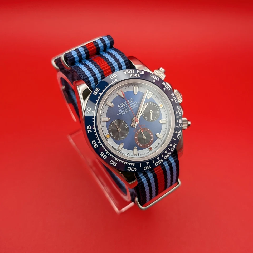 Esfera azul y bisel azul/blanco | Martini Colorway | Movimiento Seiko VK63 Foto 3 de 4