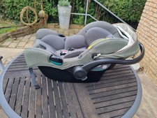 Hochwertige Babyschale / Neupreis über 200  ...