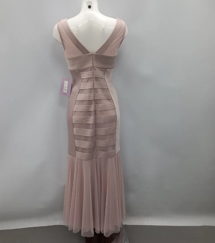NWT J S JS Collections Structured Fishtail Evening Dress Women Size 8 Blush Pink - Picture 3 of 20