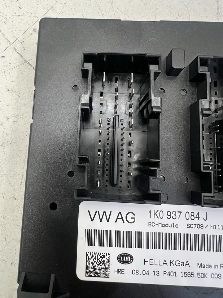 Módulo de control de carrocería Volkswagen Golf 2010-2014 OEM. Foto 4 de 4