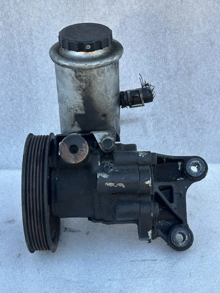 Bomba de dirección asistida Lexus LS400 1997 hasta 6/97 44320-50020 Foto 2 de 4