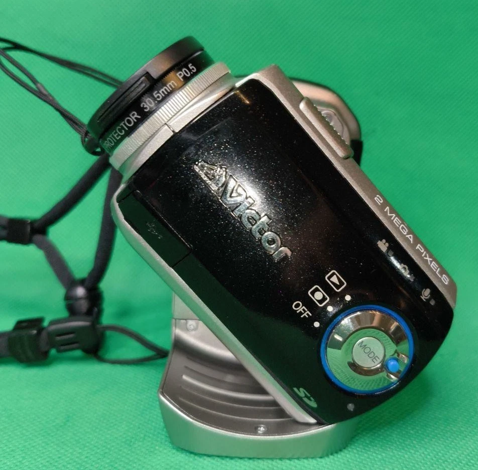 JVC Everio GZ-MC200 Digital  Media Camcorder 10x optical zoom Black Japan - Image 3 of 4