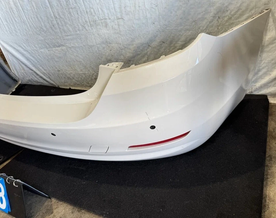 ✅ 2014-2020 BMW 4 Series 428I F33 REAR BUMPER COVER PANEL Assembly Alpine White - Image 3 of 4