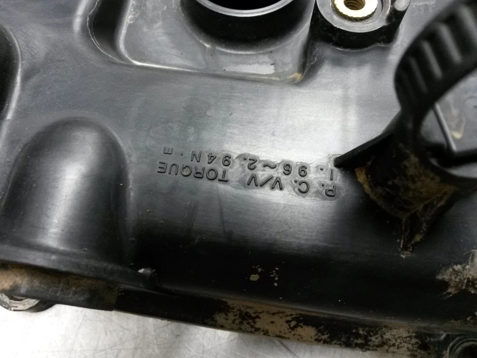 Cubierta válvula derecha de Nissan Titan 2007 5,6 Foto 2 de 4