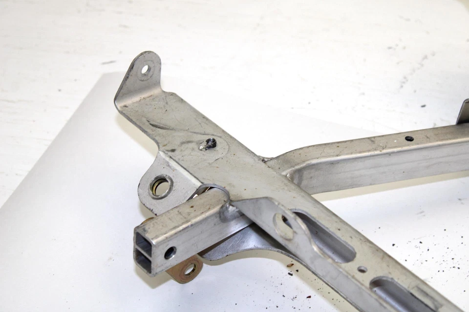 Ski-doo Summit 800 2005 OEM Upper Cross Member 518324739 SS114 Foto 2 de 4