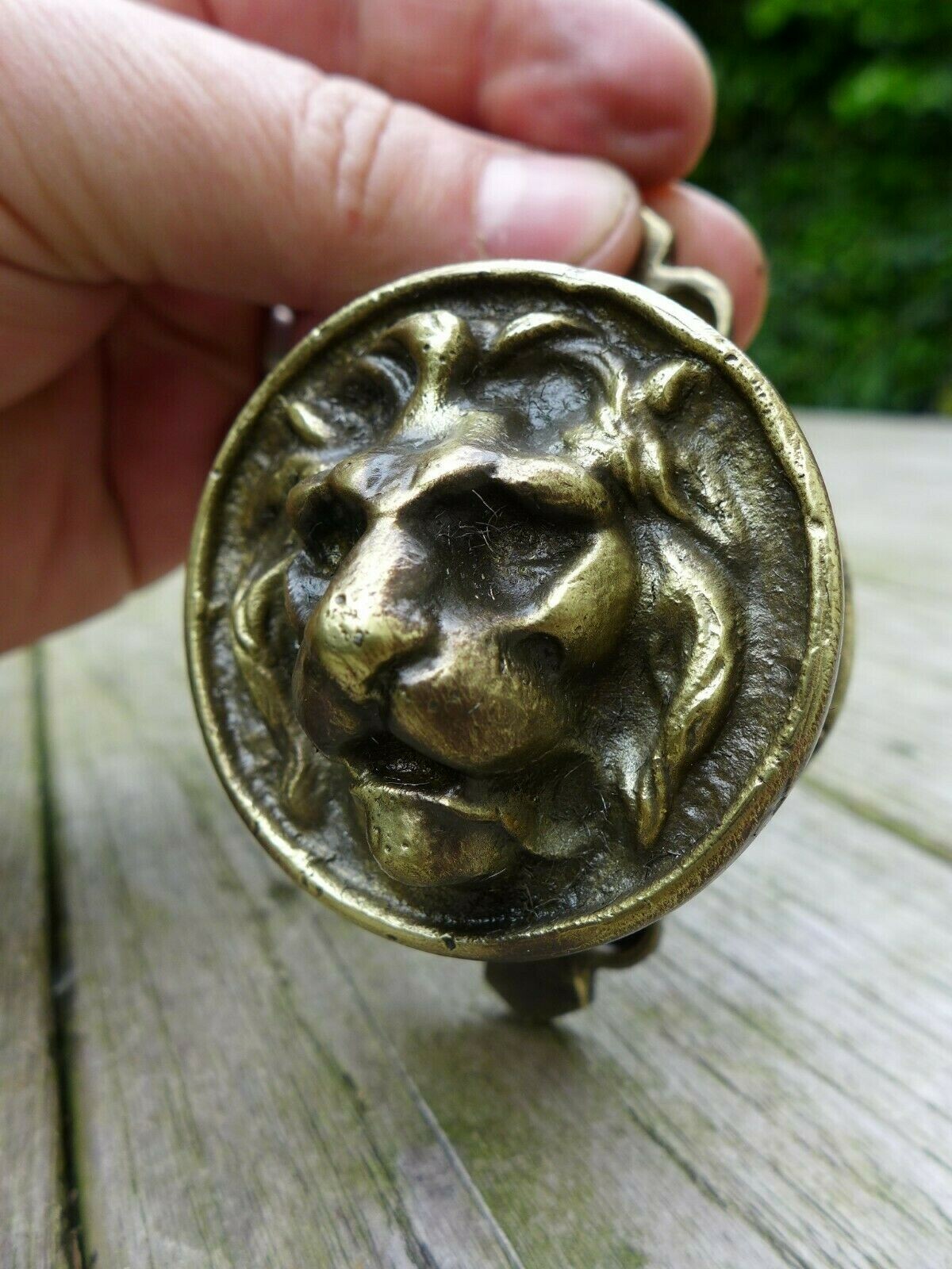 Vintage beautiful 2x brass lion head knobs with 2x keyhole cover