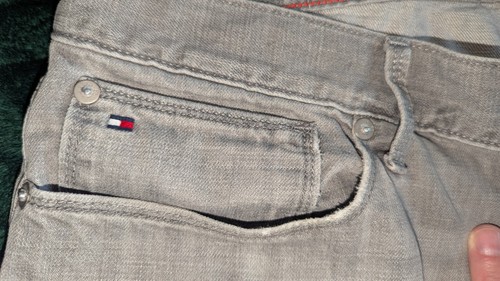 TOMMY HILFIGER Men's 36 x 30(29) Gray Distressed Slim Straight Leg Denim Jeans - Picture 6 of 11