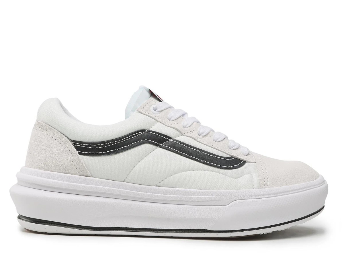 Кроссовки Vans Herrenschuhe VN0A7Q5EWHT1 UA OLD SKOOL OVERT CC Бежевого цвета 12690₽