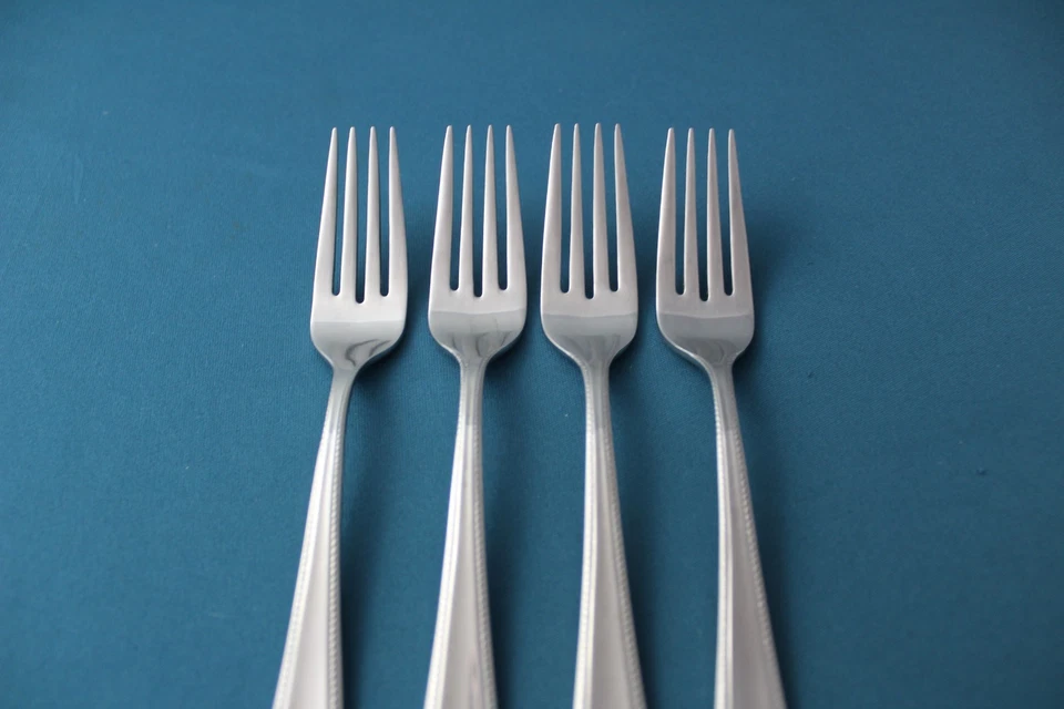 4 garfos para salada SWEDISH LODGE brilhante 18/10 aço inoxidável porcelana 7 1/8" - Imagem 3 de 4