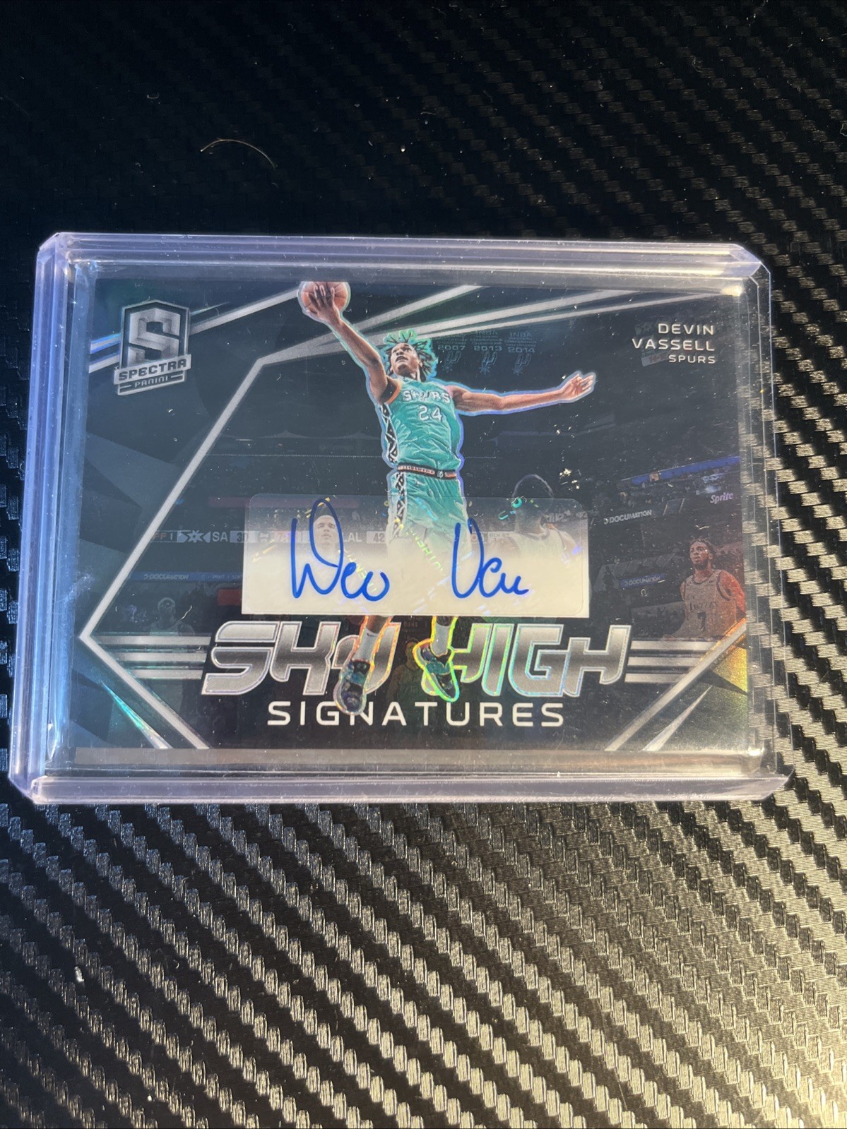 2022-23 Panini Spectra - Sky High Signatures Devin Vassell #SKY-DVV /99 (AU)