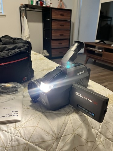 Panasonic Palmcorder PV-L550D Digital VHS Camera 150x - Picture 3 of 4