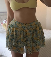 NWOT Forever 21 Floral mini Skirt with Attached Shorts Size S