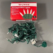 Merry Brite 70 Coutn Mini String to String Lights Clear Bulb Green Wire Indoor