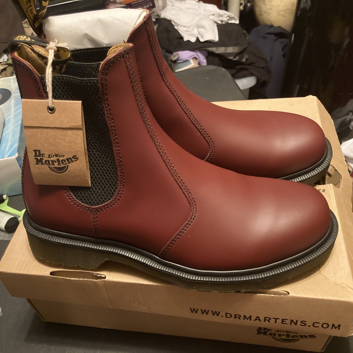 ☆値下げ☆Dr. Martens 2976 チェルシーブーツ チェリー NEW DR. MARTENS 2976 CHELSEA BOOTS - Cherry Red Leather