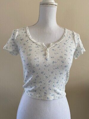 Brandy Melville Crop White Blue Floral Eyelet 3 Button Zelly Top Nwt Sz Xs S Ebay