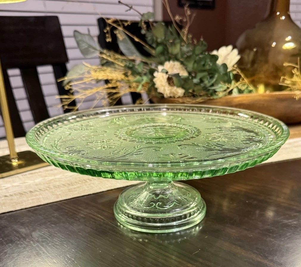 Vintage Sandwich Light Green (Chantilly Green) by TIARA Cake Stand