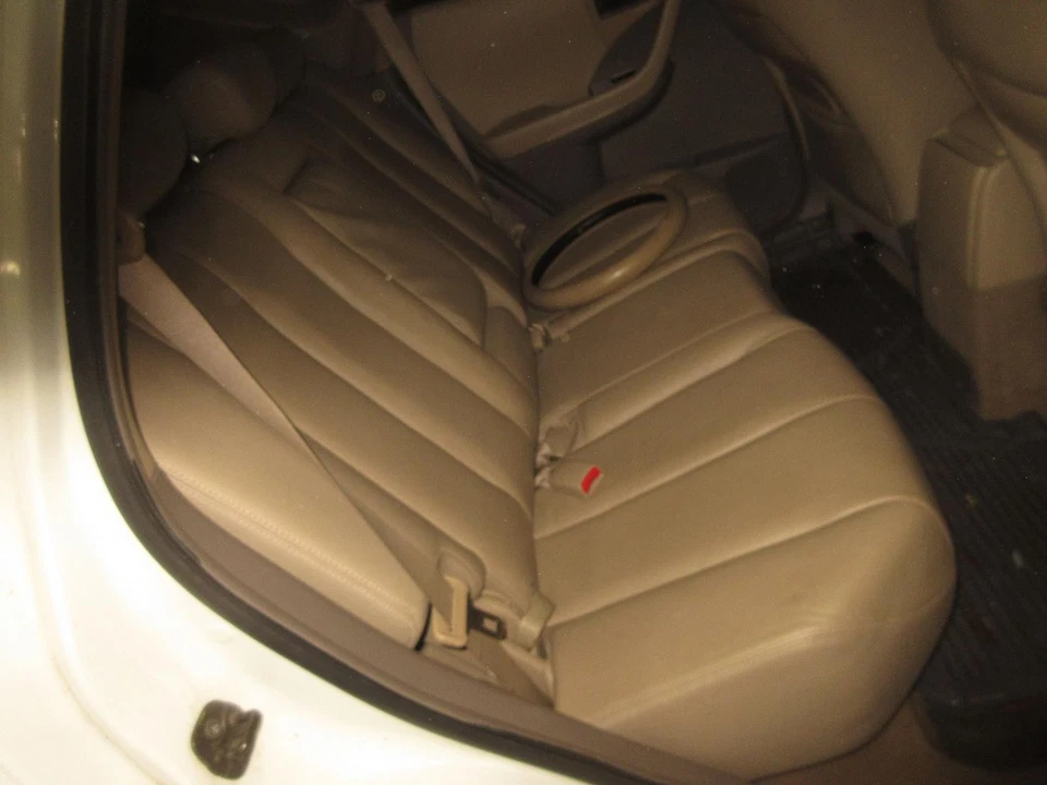 Used Rear Bumper Assembly Rear fits: 2004 Nissan Murano Rear Grade A - Image 4 of 4