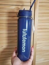 Lululemon Sports Bottle 24oz NWT In Dark Blue straw Lid 
