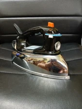 Black+Decker F67E Classic Aluminum Iron Steam & Dry 7 Heat Settings Works Great 