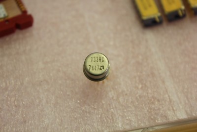 AMD 733HC Gold Lead Video Amp Amplifier IC Circuit Metal Can
