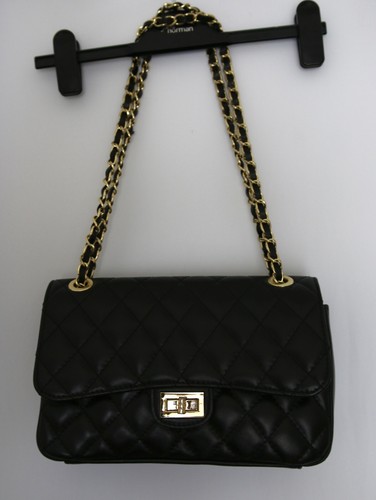 Black quilted shoulder bag with gold chain Luxury Timeless - Picture 17 of 24