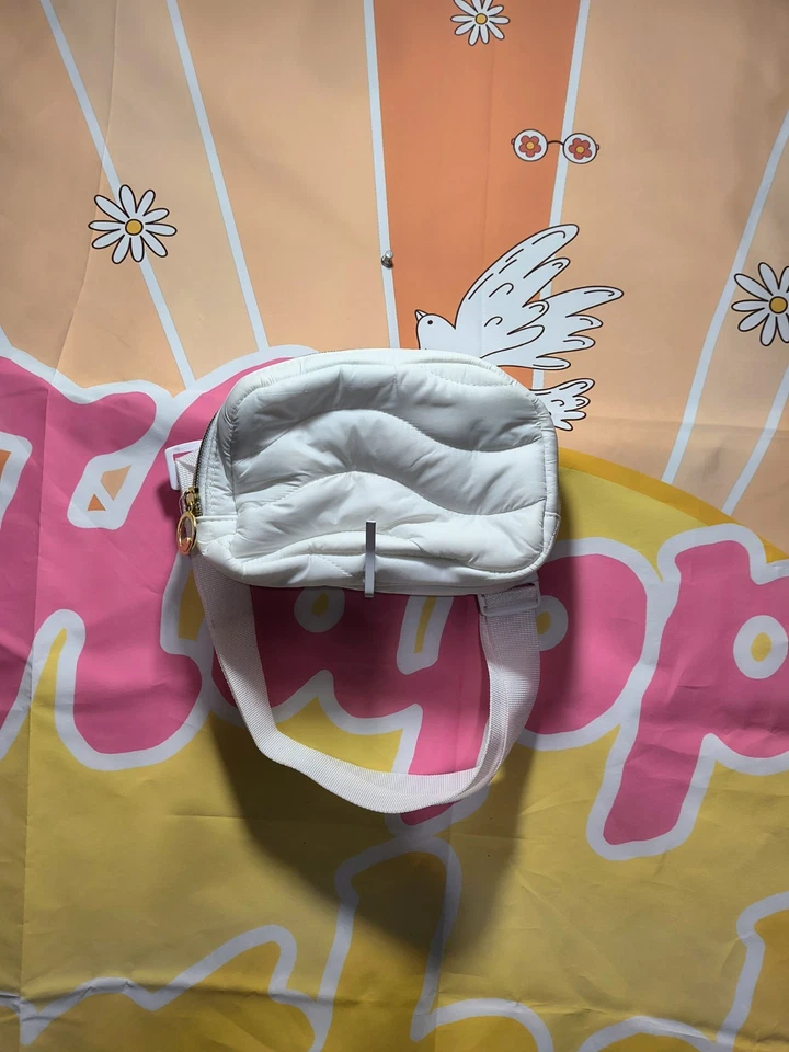 Riñonera de nailon acolchada blanca marca Dove Foto 2 de 4