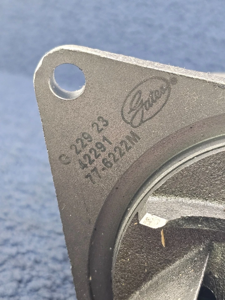 Gates 42291: bomba de agua para camioneta Ram 2500 3500 4500 5500 Dodge Freightliner Foto 4 de 4