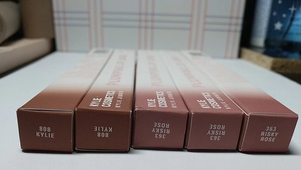 Delineador de labios Kylie Cosmetics de Kylie Jenner rellenante, 0,038 OZ / 1,1 g NUEVO EN CAJA TÚ ELIGES Foto 2 de 4