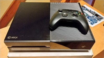 XBox One + Controller (gebraucht) und 2 Games