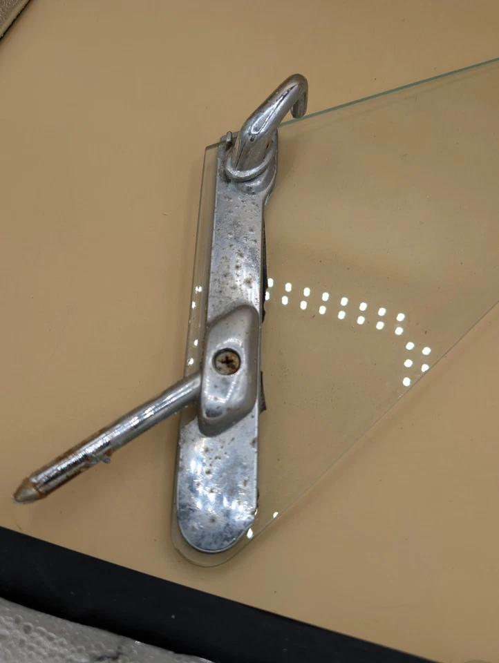 1963- 1964 Plymouth Fury Belvedere B Body Left  Driver Vent Window Glass 330 440 - Image 3 of 4