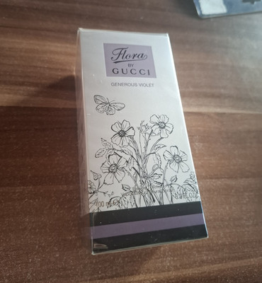 Gucci Flora by Gucci Generous Violet Eau de Toilette Spray 100 ml