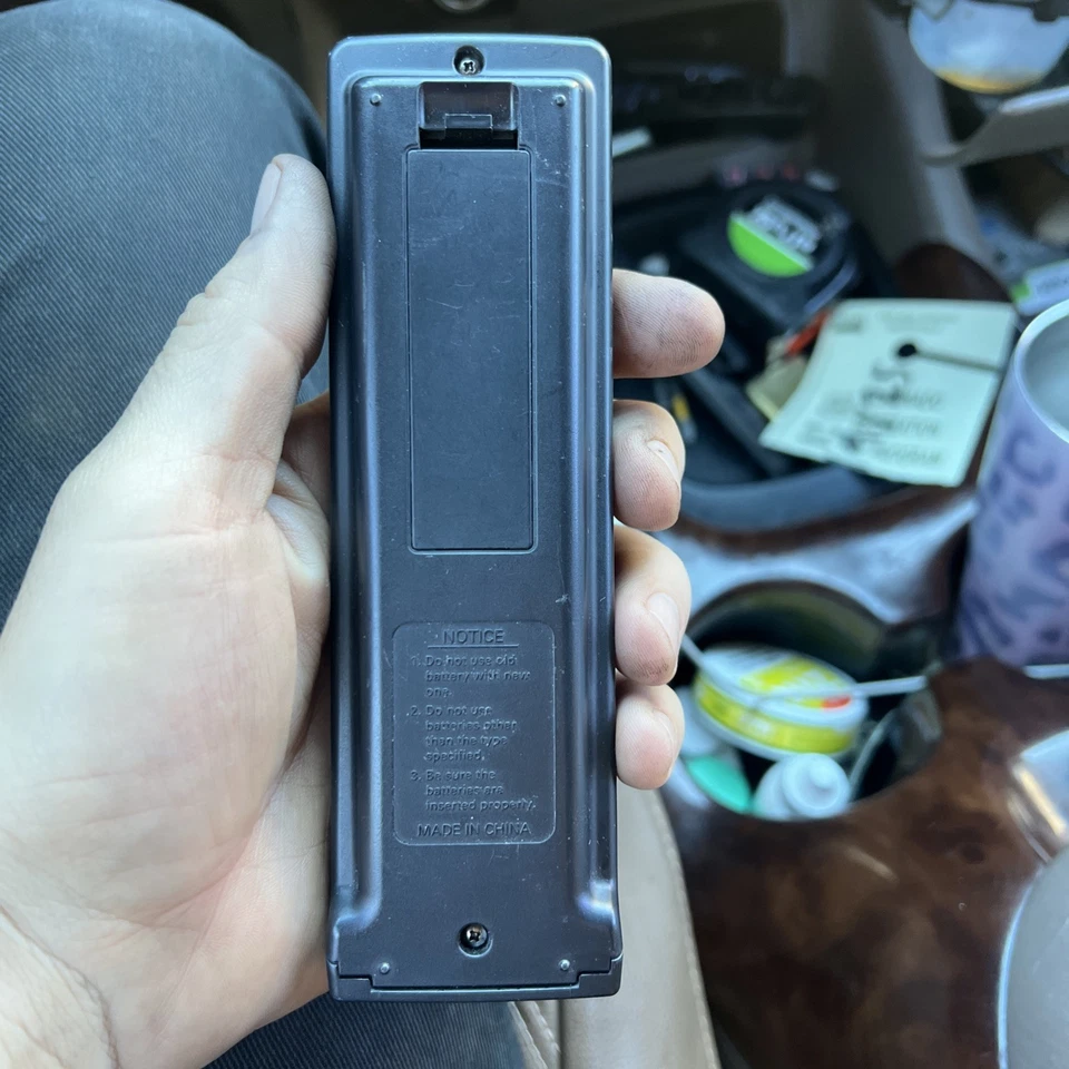 Mando a distancia para TV LC320EM2 LC320EM1EM1 LC401EM3F Sylvania Emerson NH001UD NH000UD LC320EM1 Foto 2 de 2