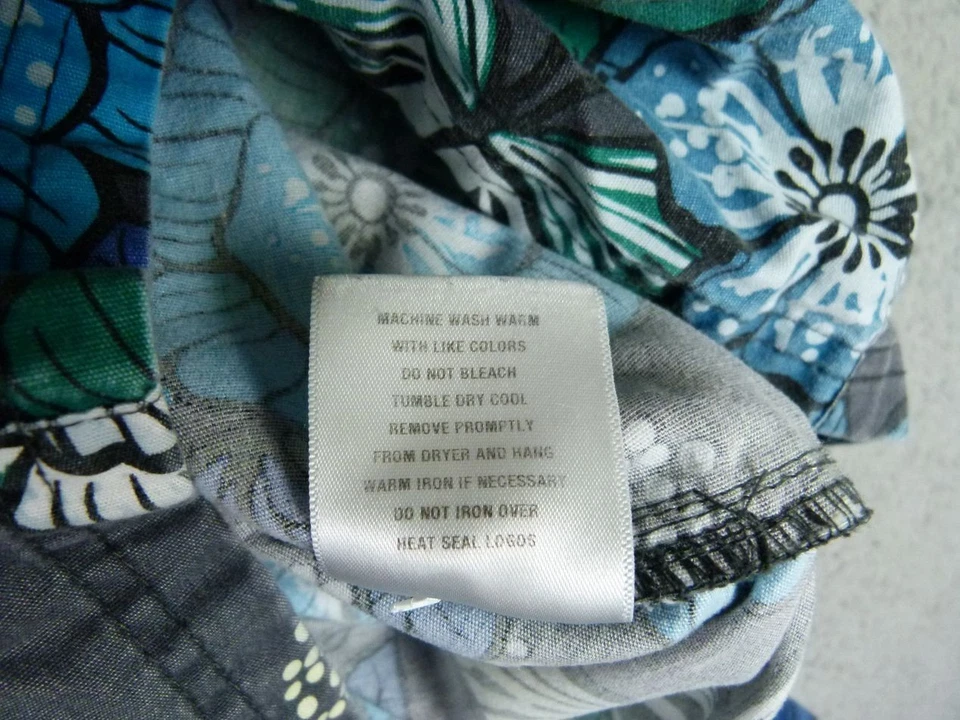 Butter-Soft Originals Large Gray Floral Butterfly V-Neck Scrub Top - Image 4 of 4