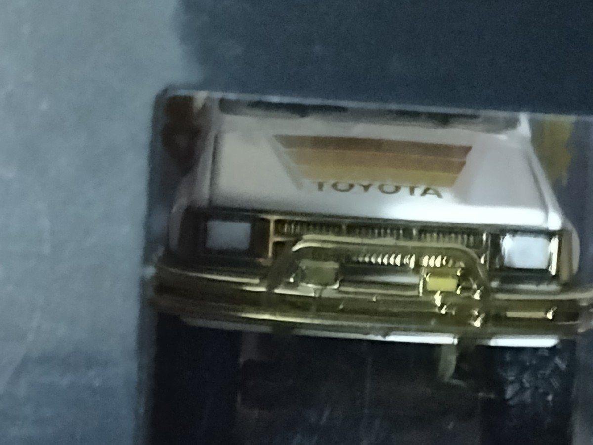 M2 1985 Toyota Truck Gold Chase 750 Pcs + Regular Truck | eBay
