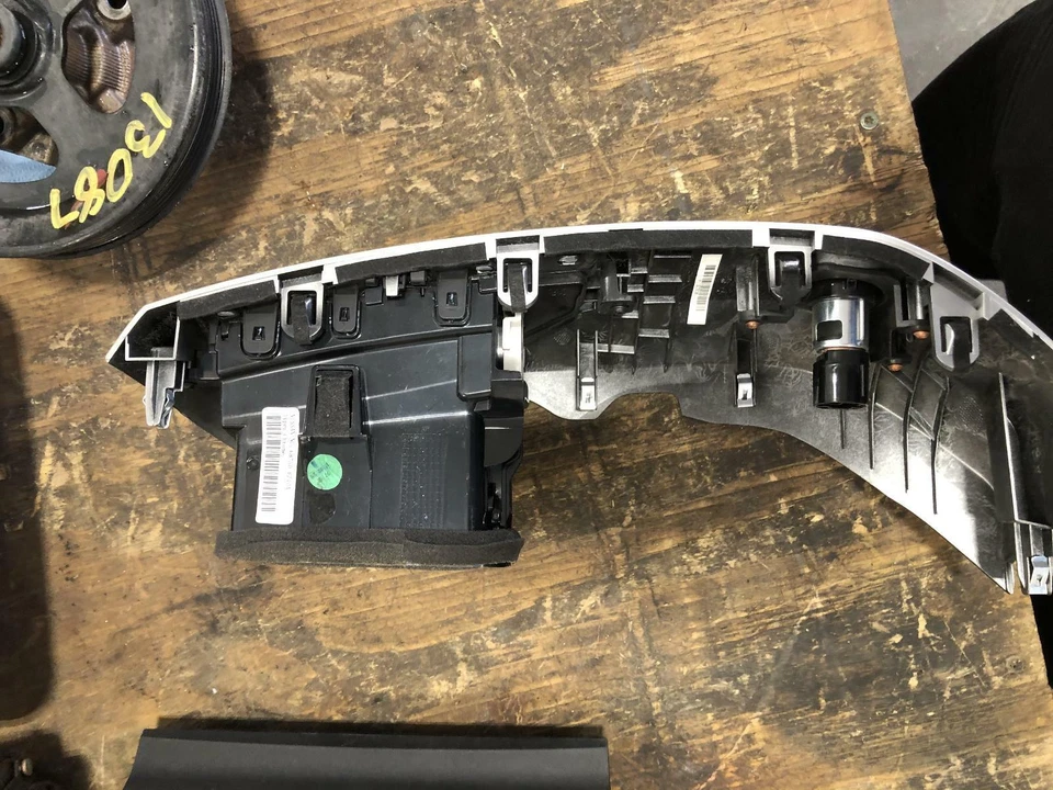 2017 NISSAN TITAN XD AC VENT WITH 12 VOLT ADAPTER - Image 2 of 4