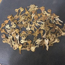 Vintage Lot Of Flat Keys - Various Makers And Types - Over 115 Keys