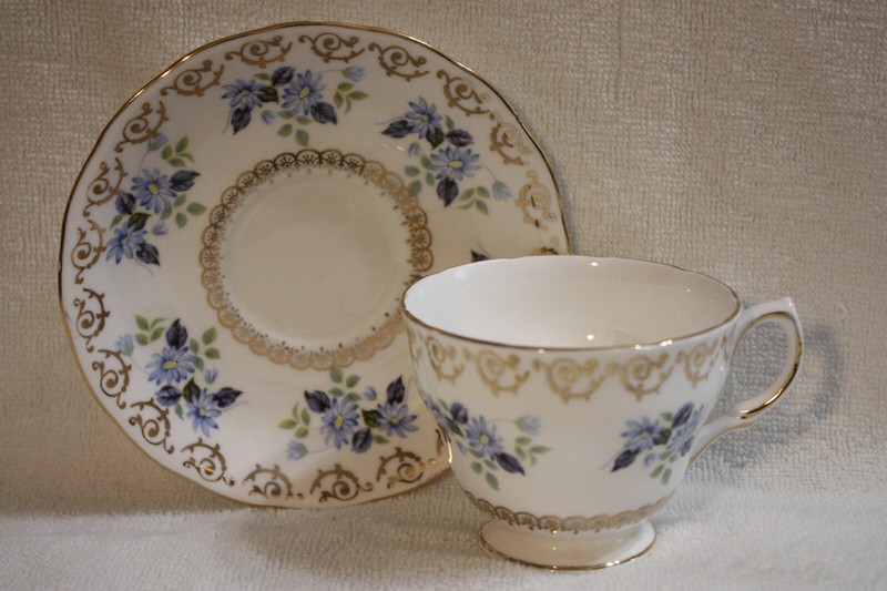 Vintage Colclough Pattern #8246 Blue Daisy Design Teacup & Saucer
