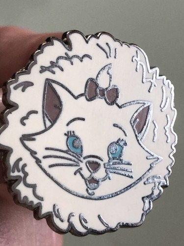 Prendedor comercial Disney 2007 Aristocats Marie Hidden Mickey 2 de 4 prendedor de solapa usado en excelente estado - Imagen 1 de 3