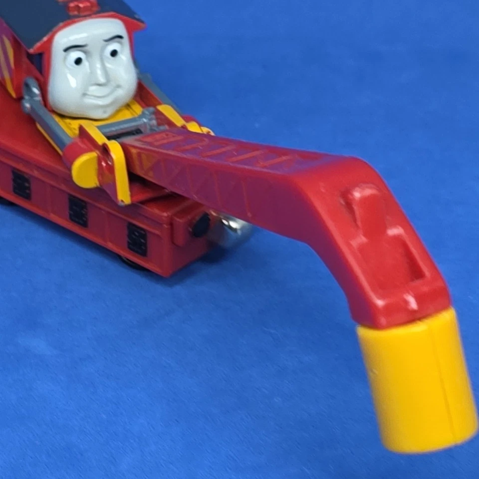 Rocky Rescue Take N Play Along Thomas And Friends Die-Cast Fisher-Price  Foto 3 de 4