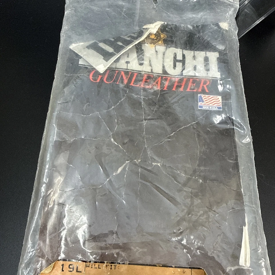 Bianchi 19L Thumbsnap OWB Holster Fits Ruger SR1911, Tan Leather, RH #17632 - Image 3 of 4