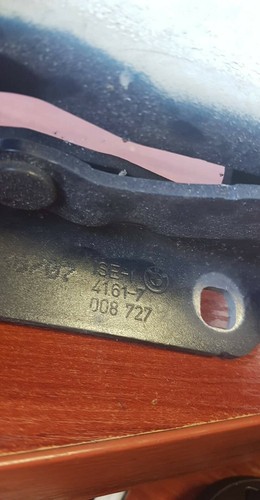 BMW 5er E60 E61 Motorhaube Motorhaube Scharnier vorne links 7008727