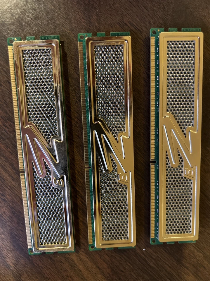 6GB Kit DDR3 1333 ( 2GB x 3 ) PC3-10666 UDIMM OCZ Desktop Game Memory 240P Shell - Image 2 of 2