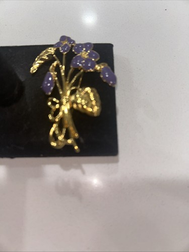 Monet signed Vintage Gold plated Enamelled Violets Flower Pin Brooch 3" - Picture 4 of 6