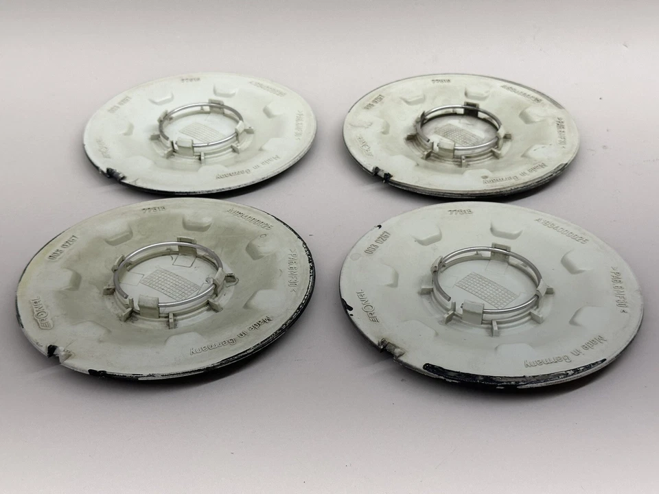 JUEGO TAPAS CENTRALES CHRYSLER CROSSFIRE (4) OEM USADO PINTADO NEGRO 04-07 A1934000025 Foto 4 de 4