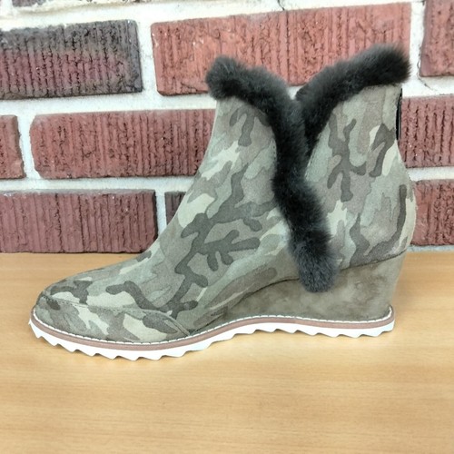 NWT Pelle Moda Erin Faux Fur Lined Suede Wedge Booties in Camo Sz. 6.5 MSRP:$150 - Picture 6 of 13