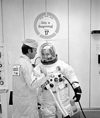 HARRISON SCHMITT & ALAN SHEPARD PRIOR TO APOLLO 17 - 8X10 NASA PHOTO (EP-303)