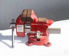 Used 3 1/2 Inches Bench Vice, Made in China, Good for Restoration or Home Use