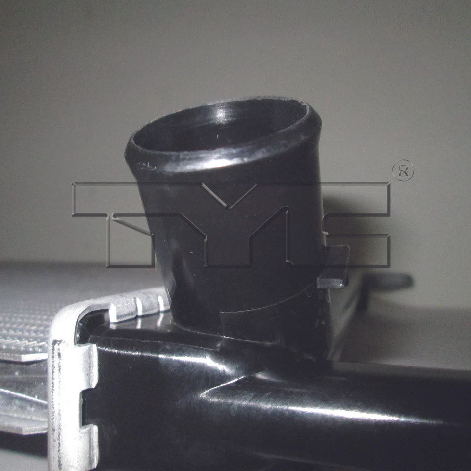 Radiador para Mini Cooper 07-13 hatchback automático 1,6 L L4 fila única Foto 2 de 4