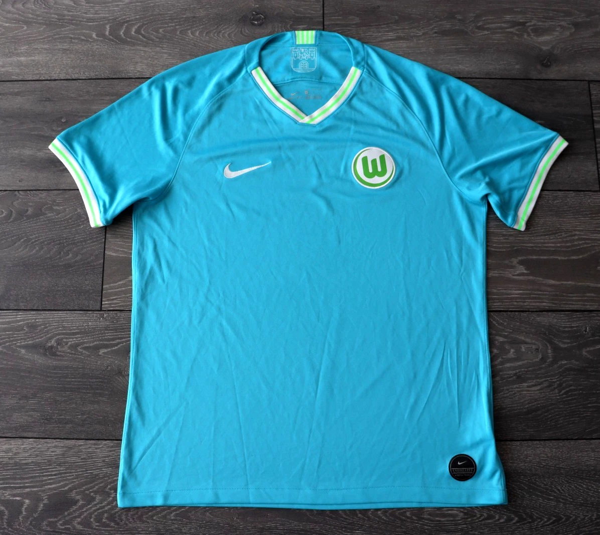 Preços baixos em Vfl Wolfsburg Clube Internacional de Camisas de